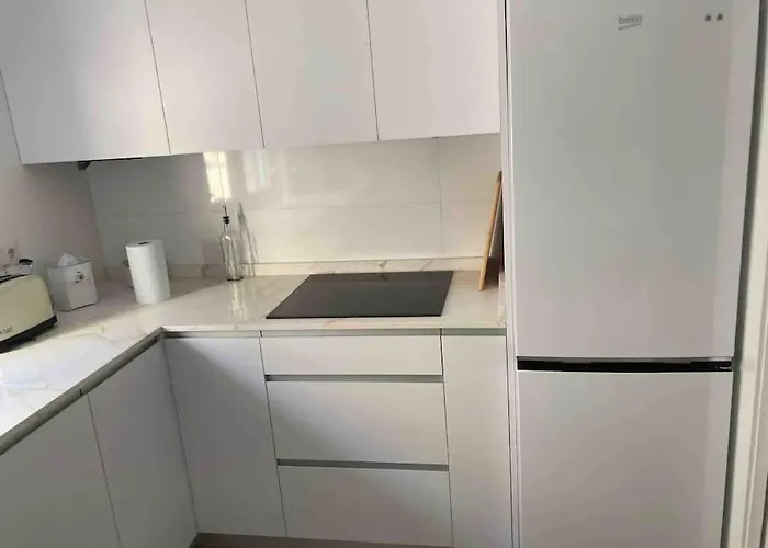 Piso Céntrico Con Garaje Privado Gratis *